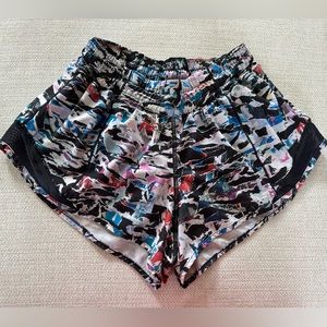 Lululemon Hotty Hot Shorts, Sz 4, 2.5”
